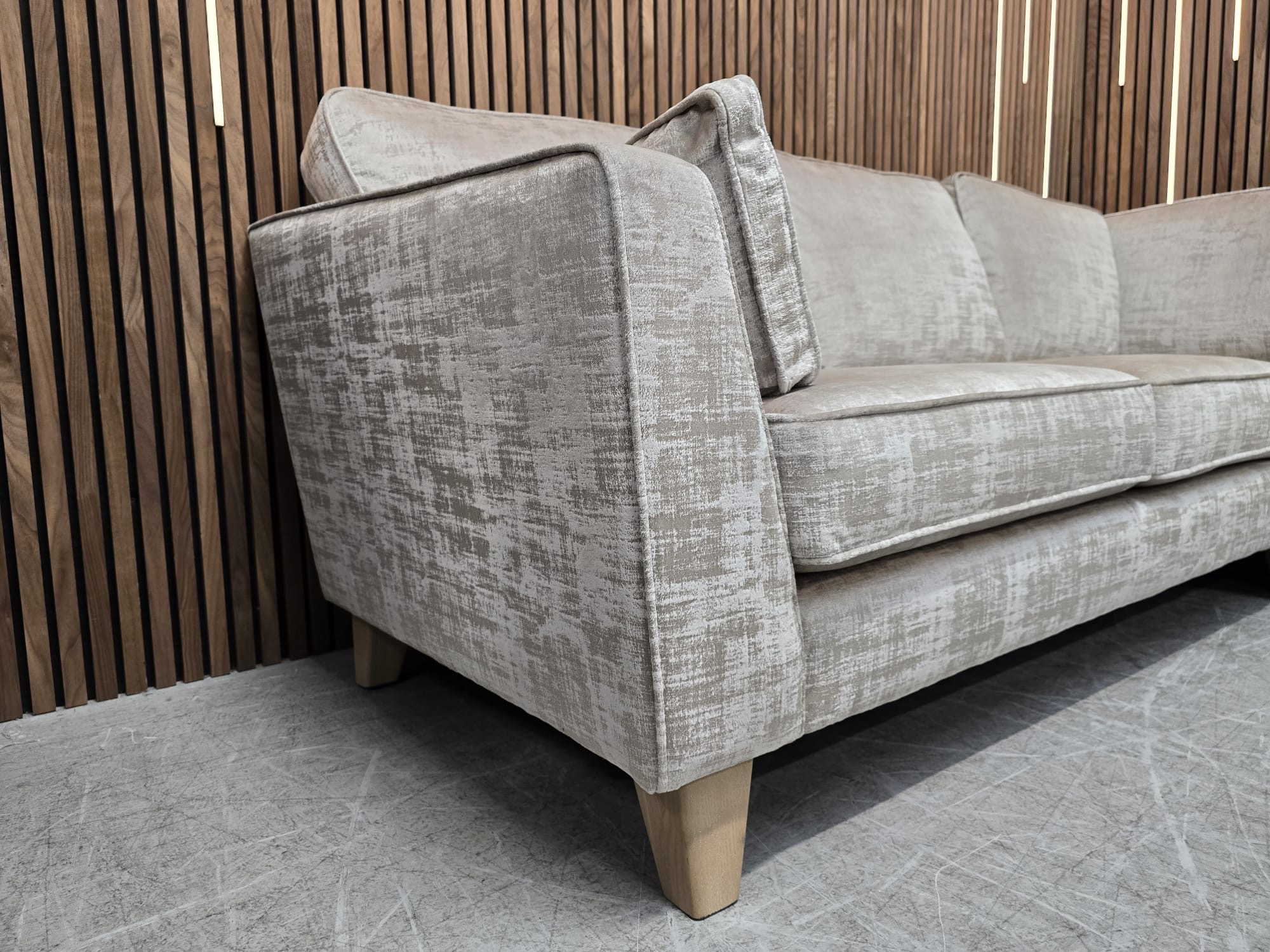 12df7d26-d6d6-4756-afb7-80024501e66d