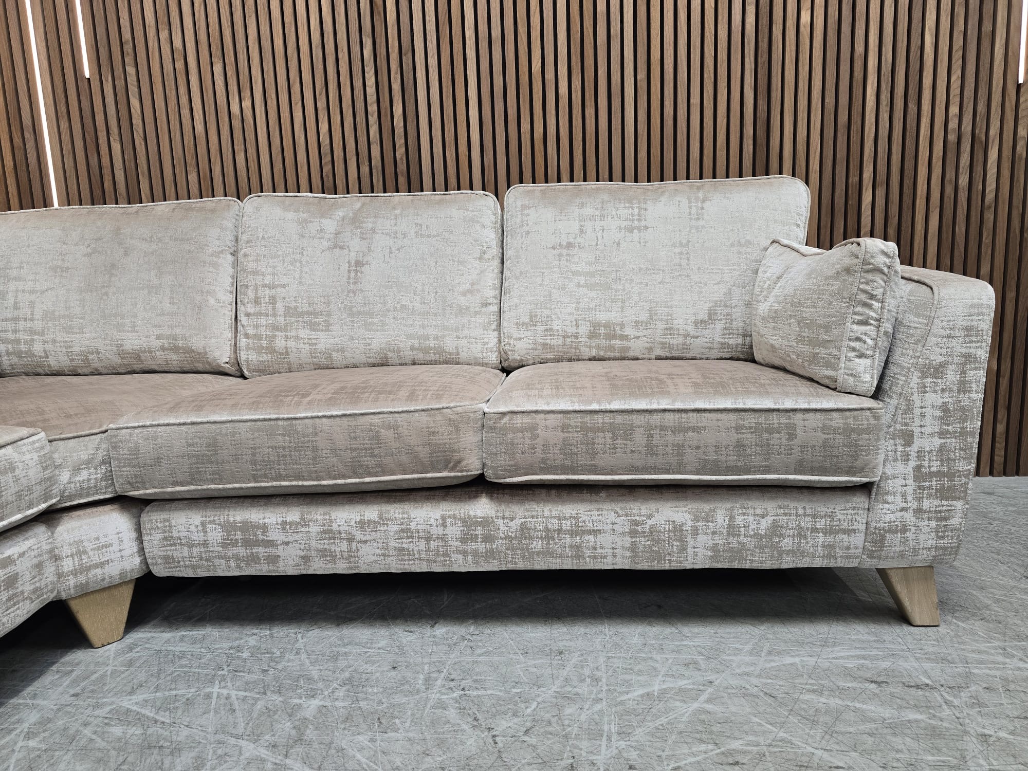 1e1969b9-3e1c-4973-913c-5fa592535ffa