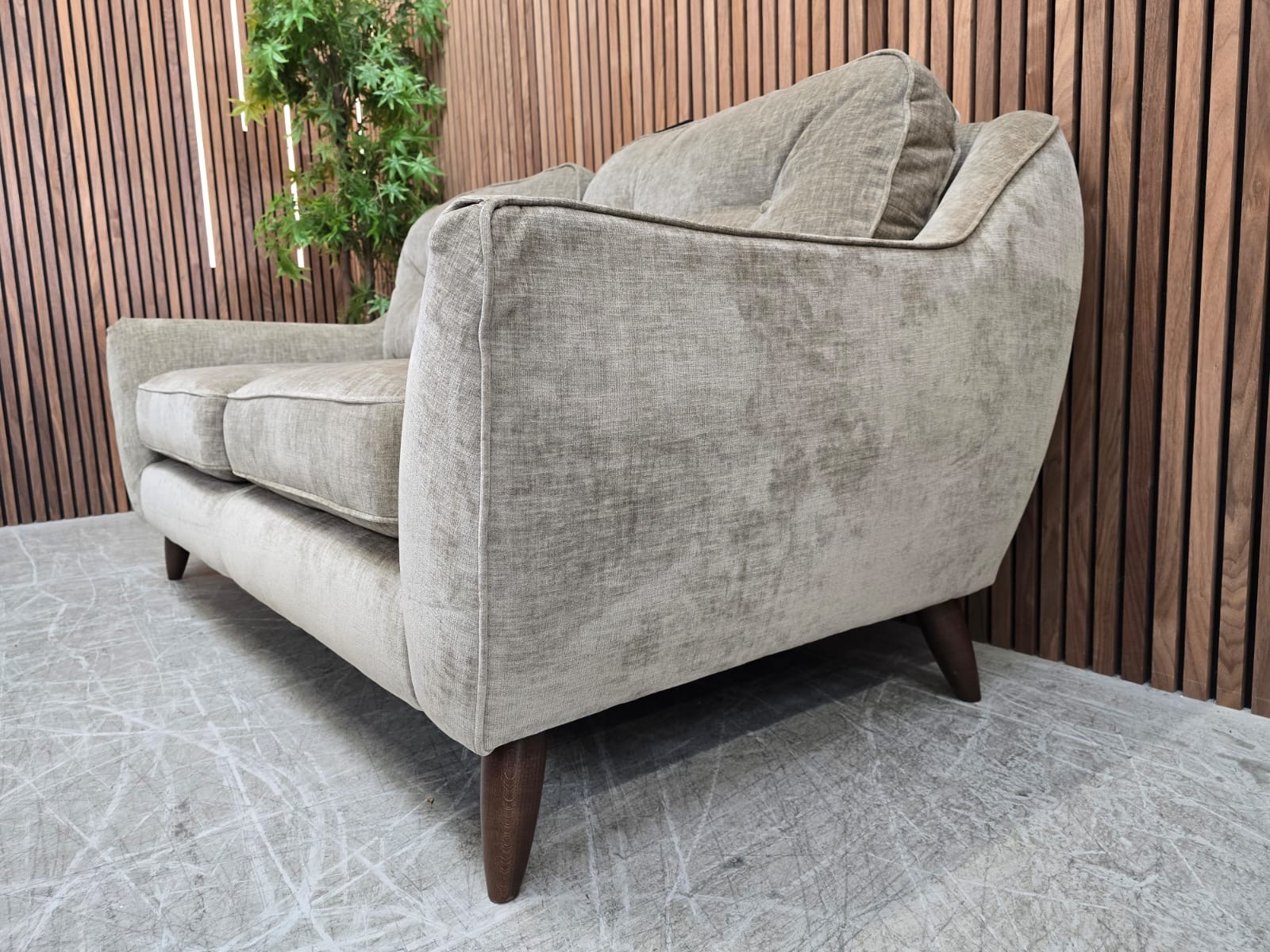 46aefc7d-8569-45d7-881f-d0b5f371d9a7