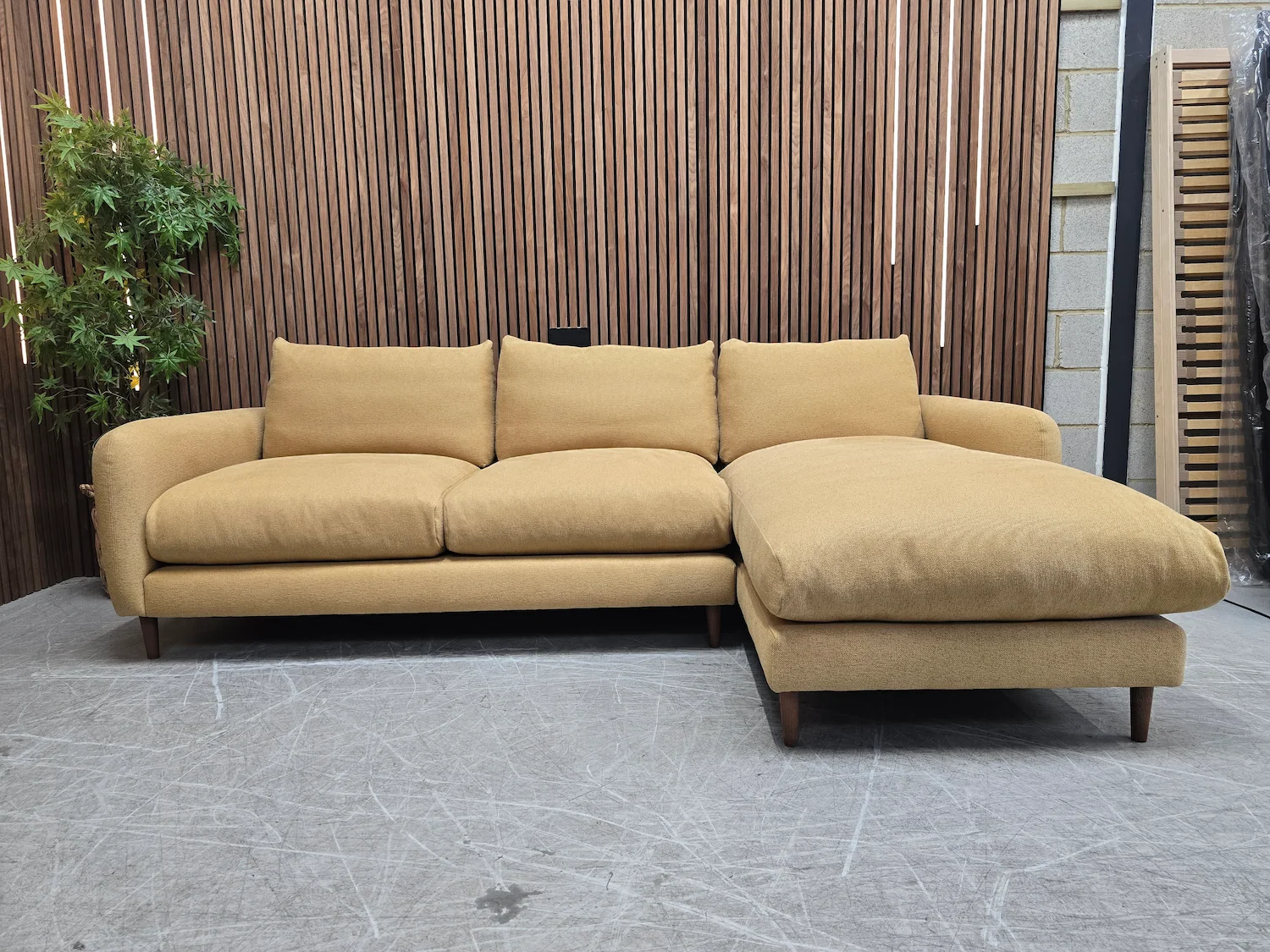 loaf squishmeister right hand facing chaise sofa in hit the hay clever slubby