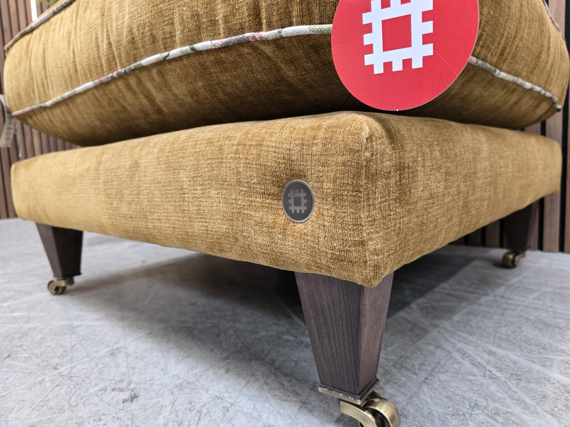 f098467c-b865-49cf-8bb6-d4624eee23be