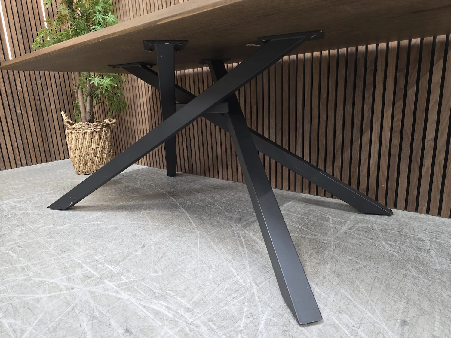 photo of the sapporo dining table legs
