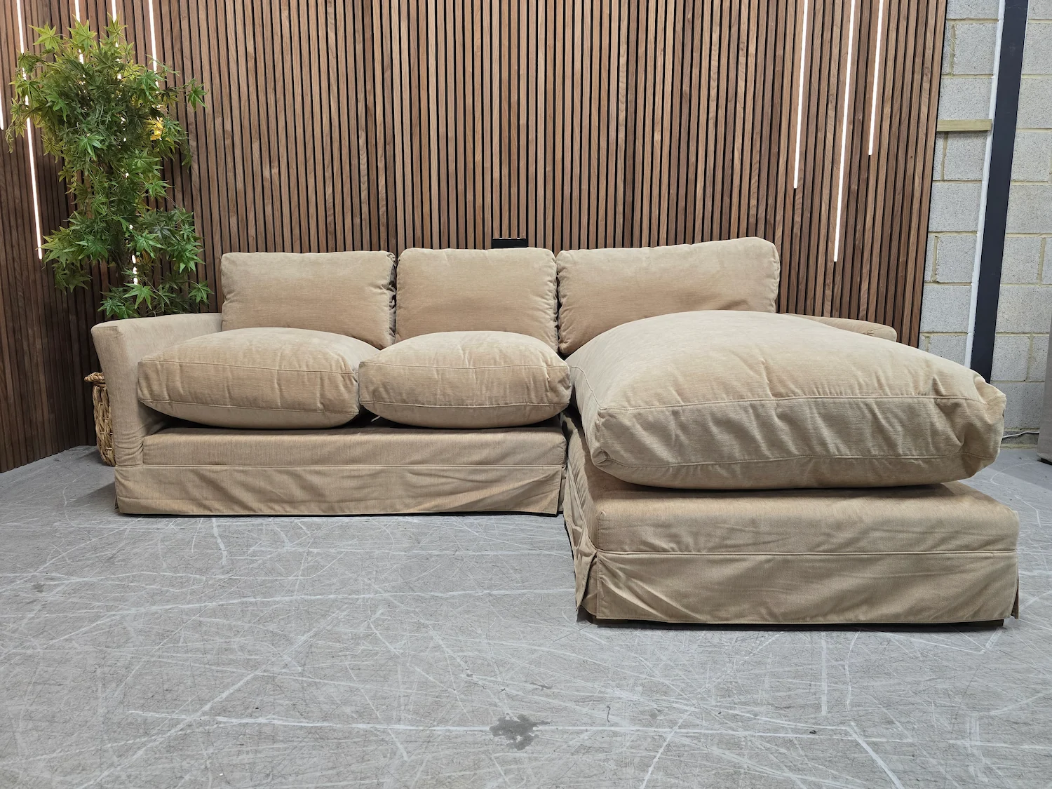 otto right hand facing chaise sofa in biscotti brushstroke