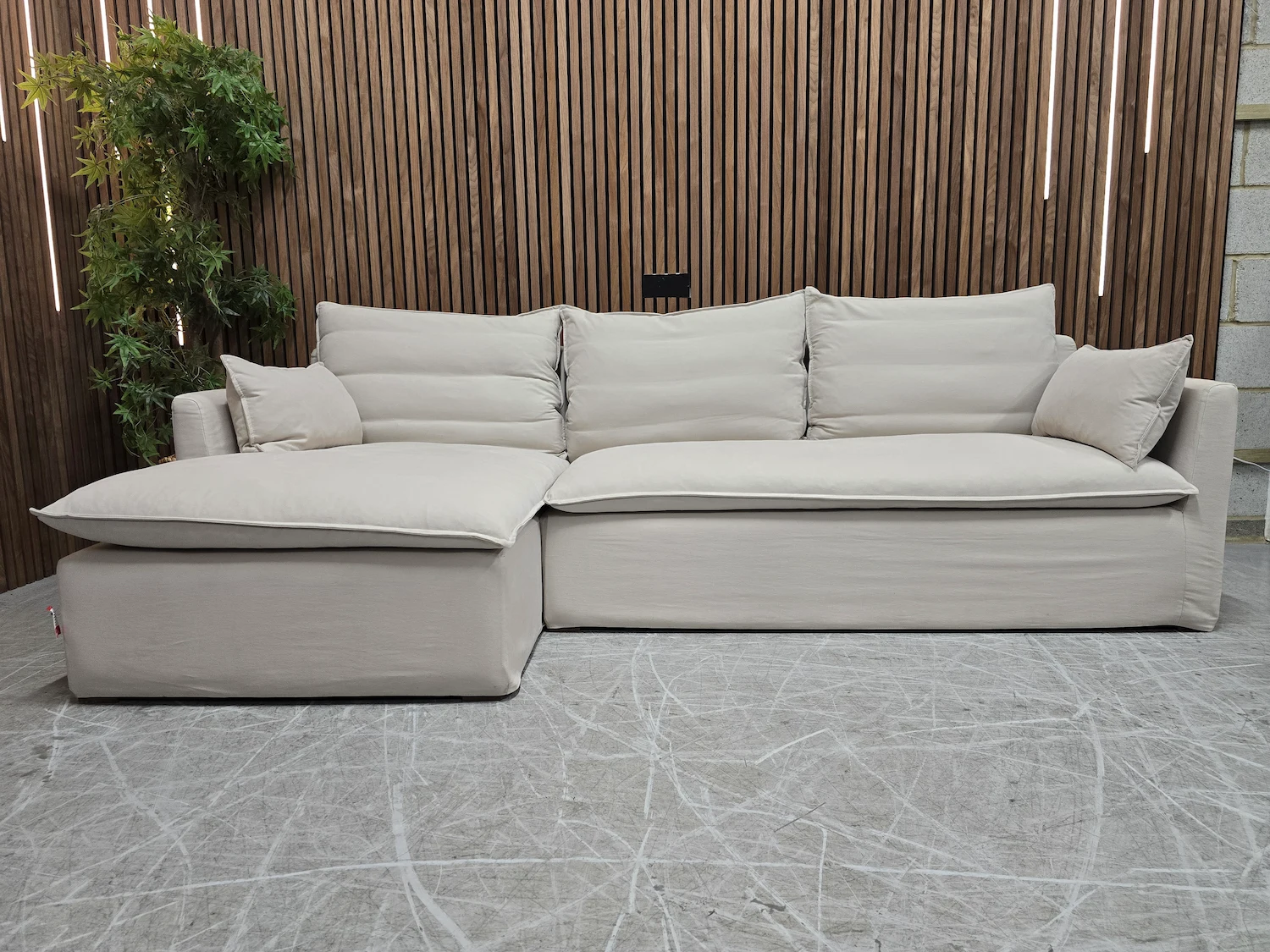 anders left hand facing chaise sofa in elderflower smart cotton