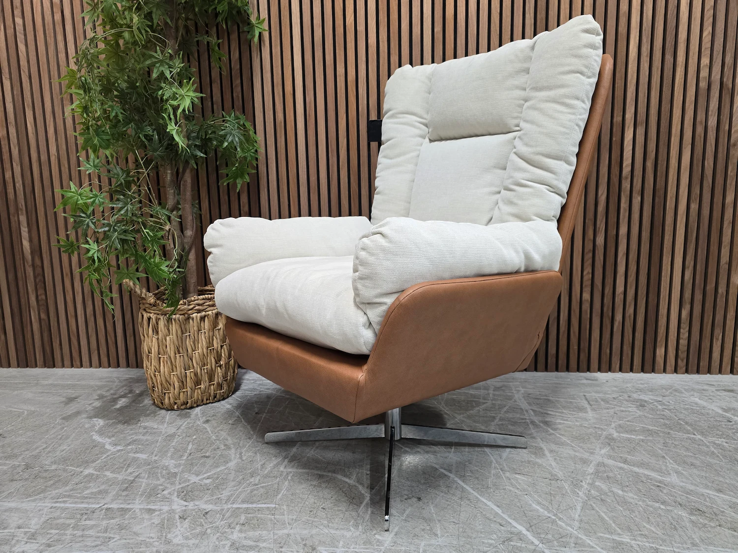 ellora swivel chair in leather