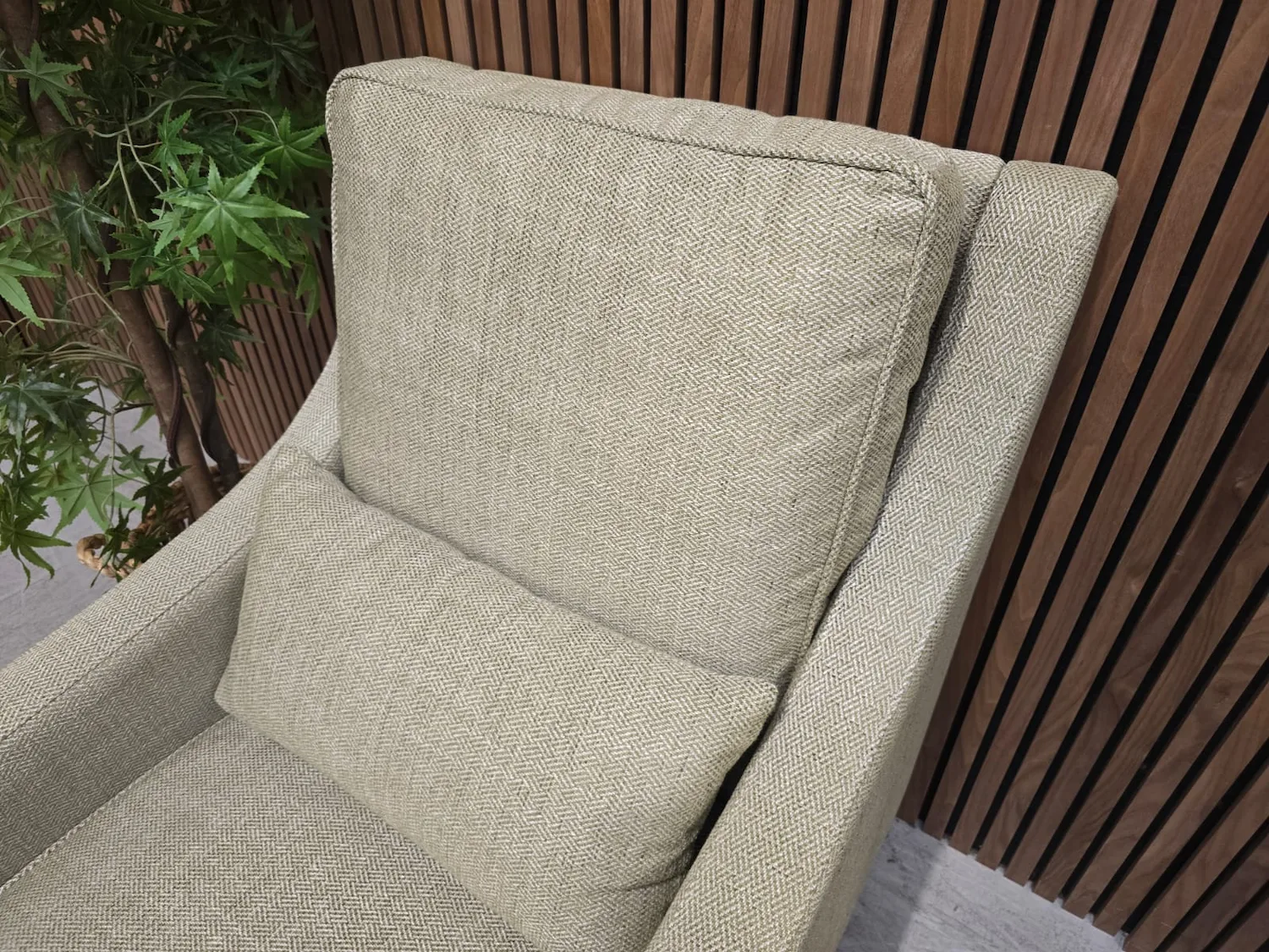 photo of the back cushion in palm silky jaquard weave