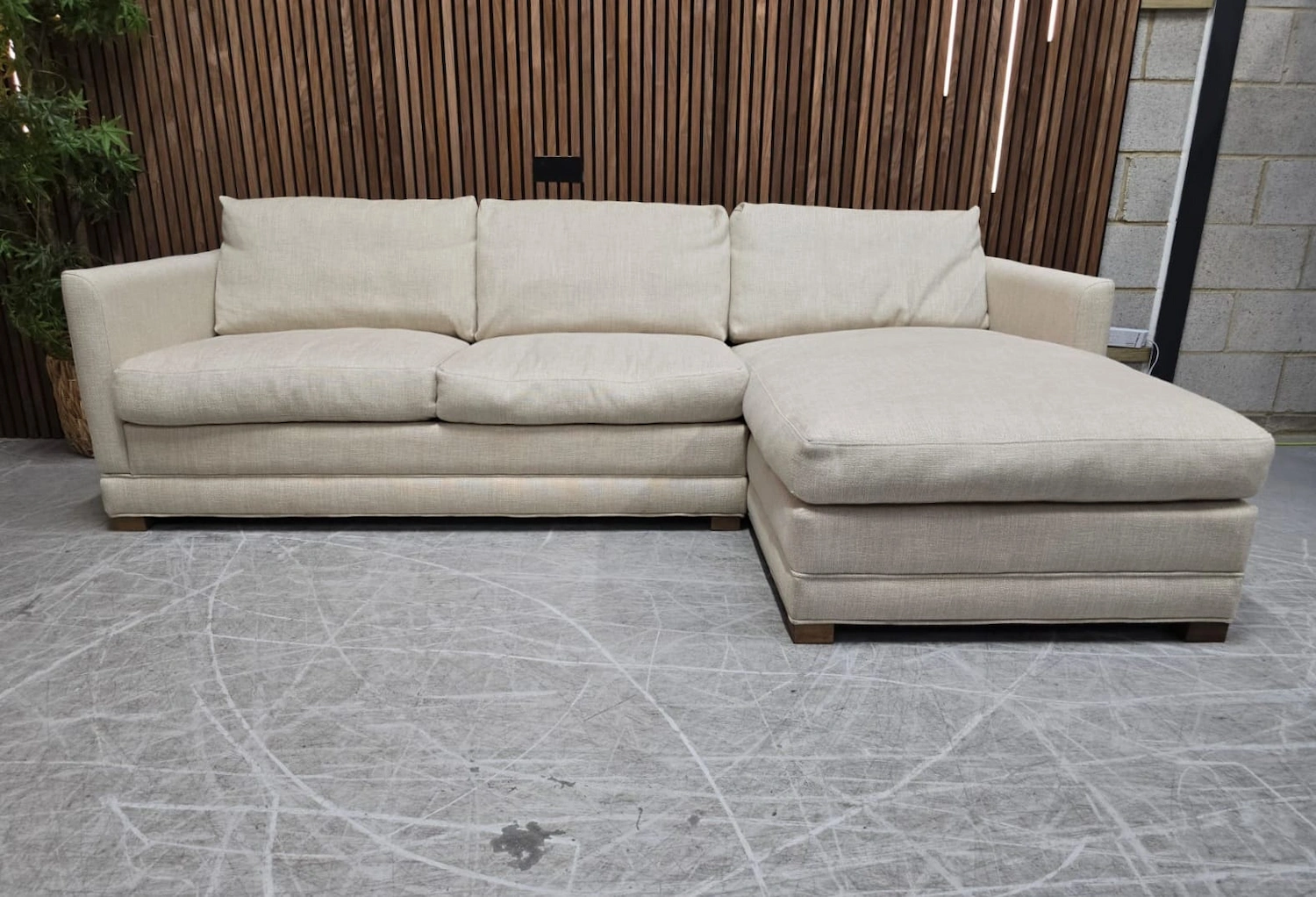 photo of the aissa right hand facing chaise in shearling hygge chunky weave