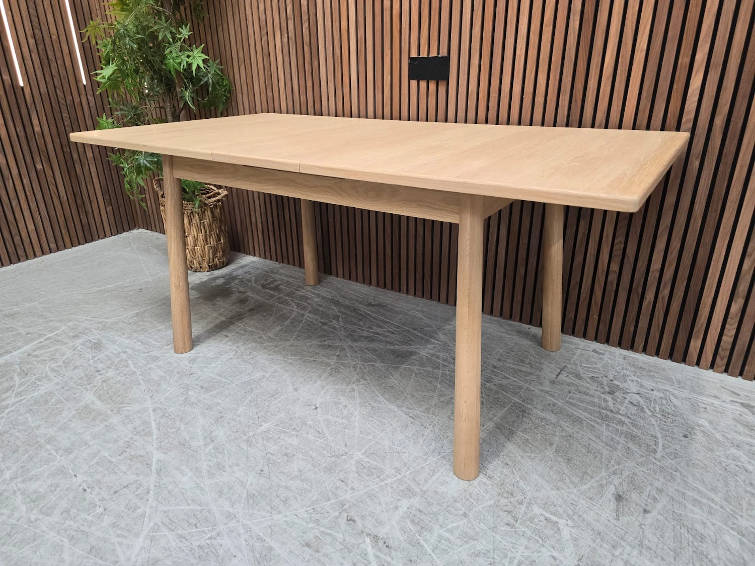 anderson bianco 140cm extending dining table