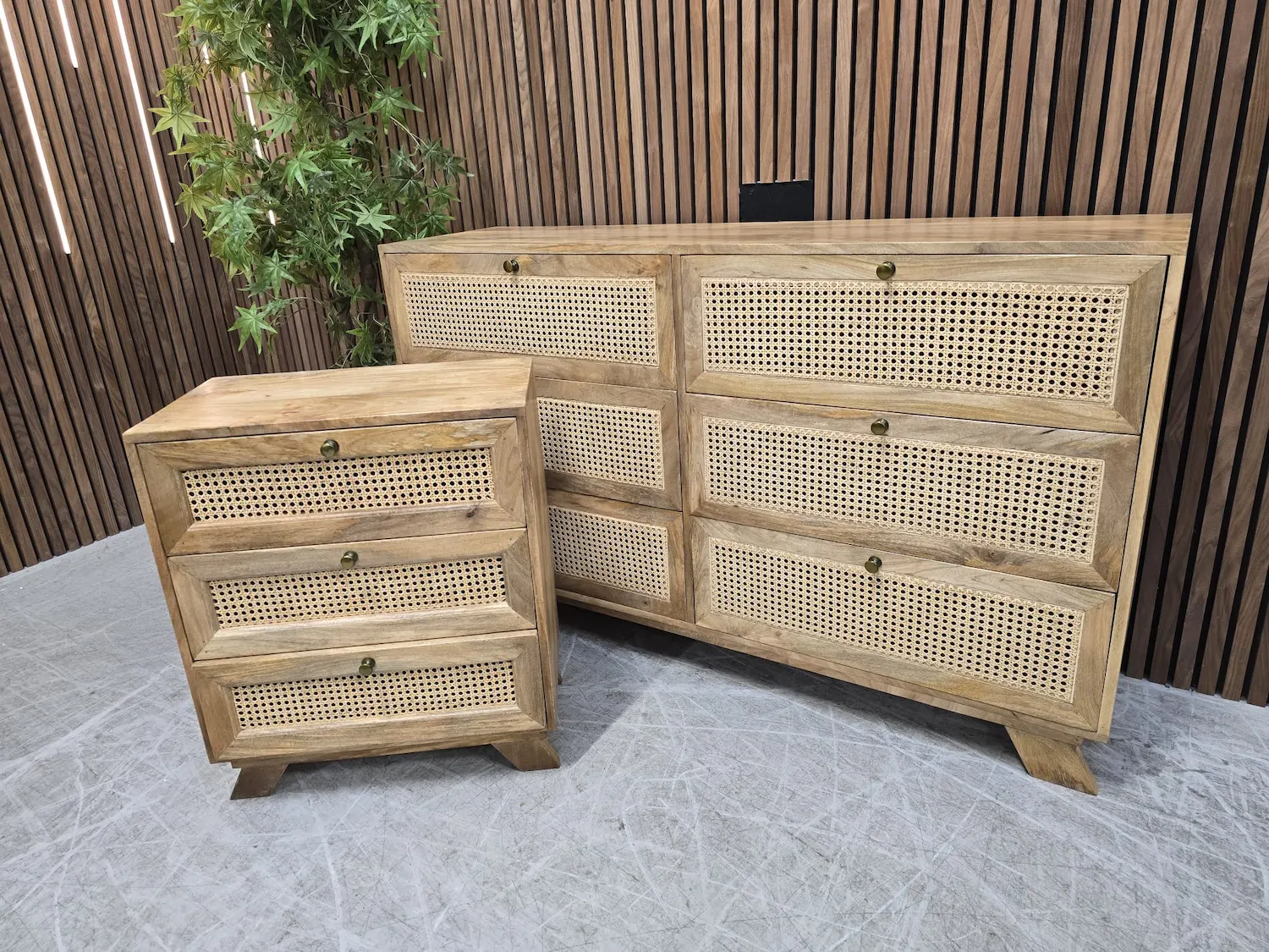 right side picture of the mango wooden 6 drawer chest & bedside