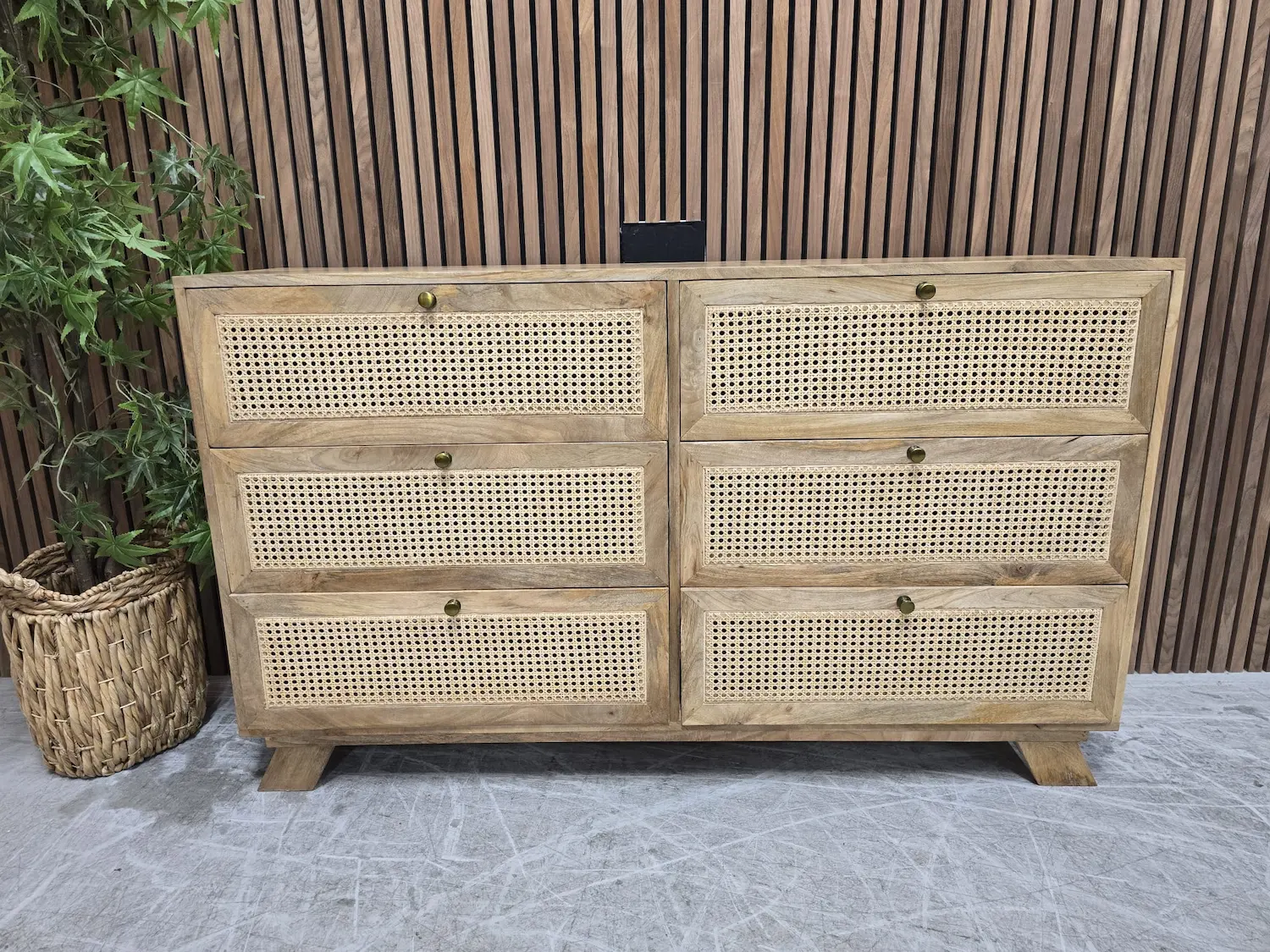 picture of the wide 6 drawer chest of drawers with rattan fronts