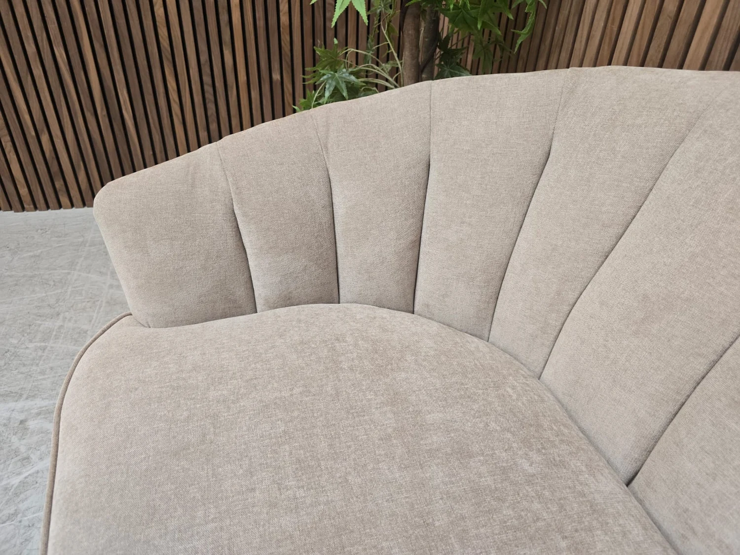 picture of the fluted back design on the harper