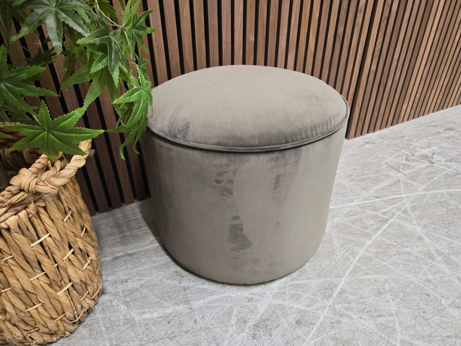 left side picture of the round bossonova footstool