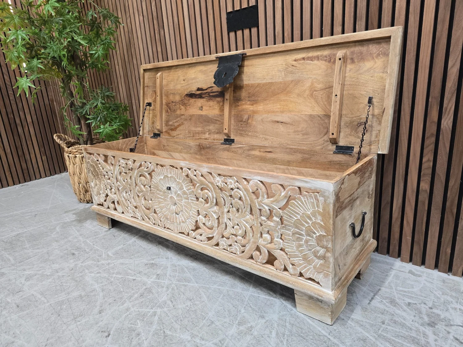 photo of the bench with a storage comprtment