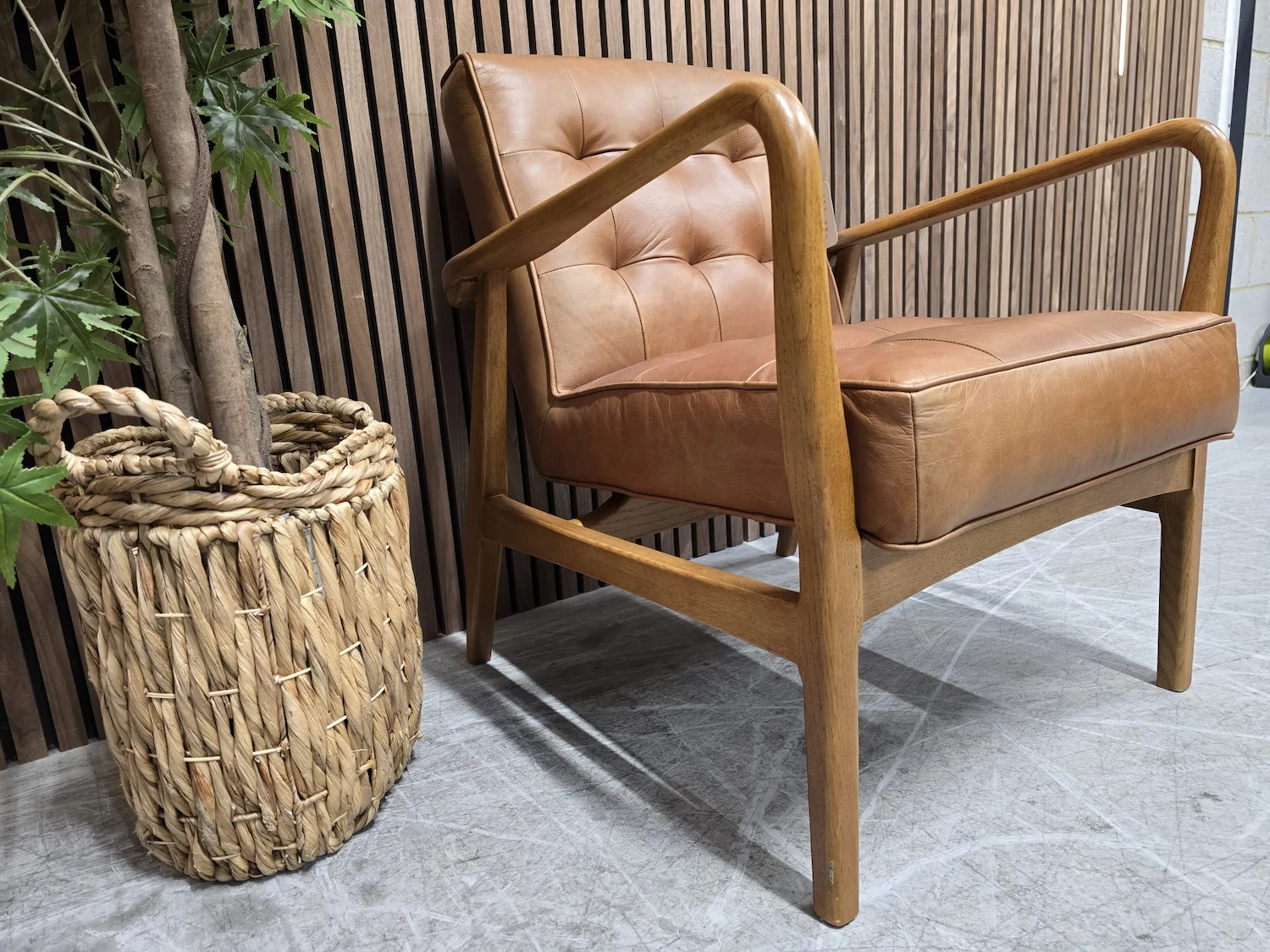 left side picture of humber chair