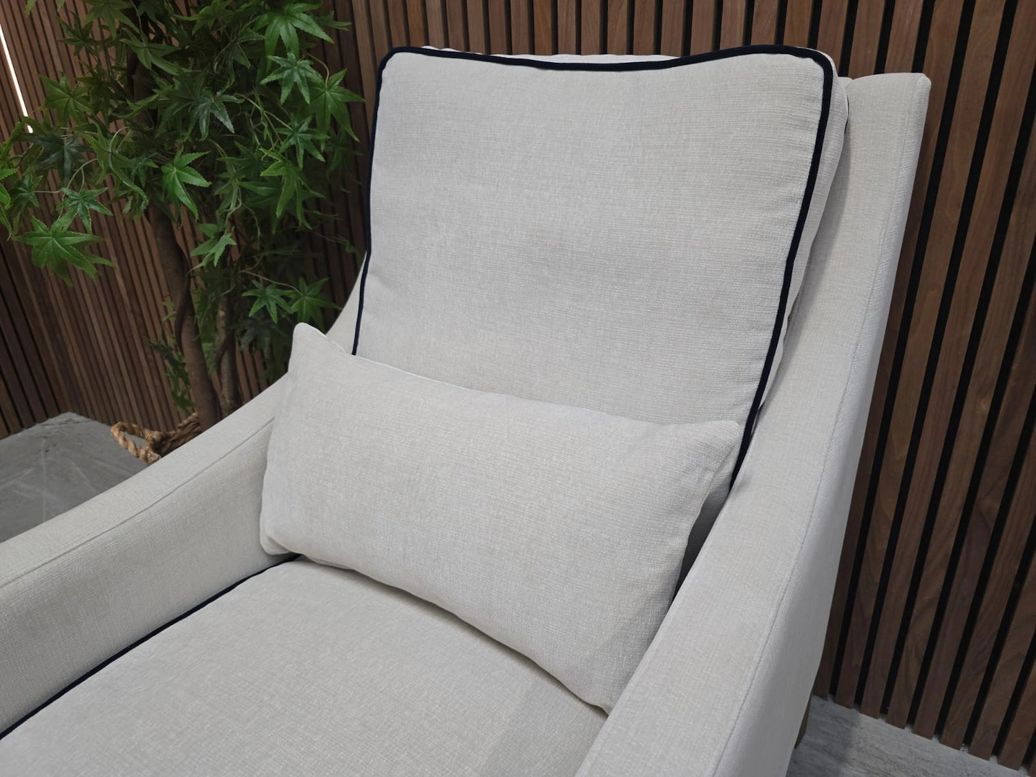 picture of back cushion of the iggy high back chair