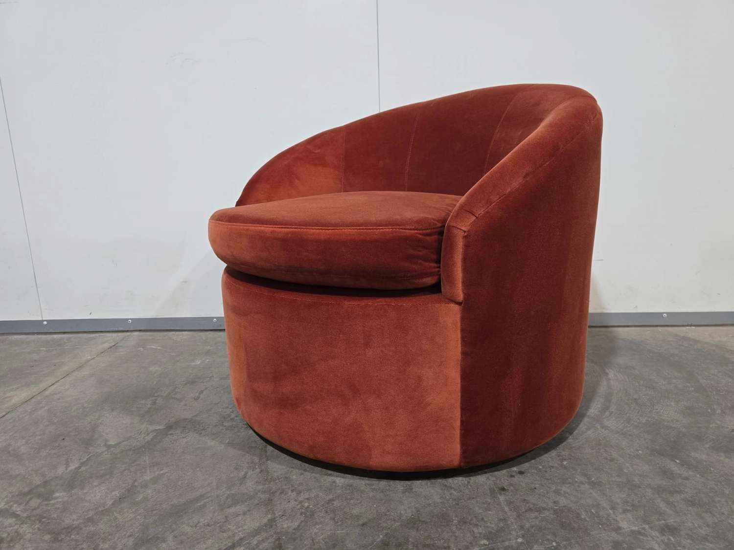 quinn swivel chair in moroccan spice smart velvet