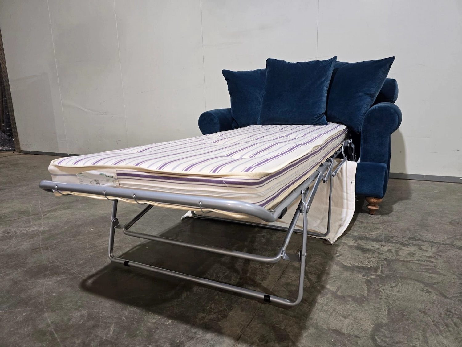 Teddy loveseat sofa bed in Scuba 10