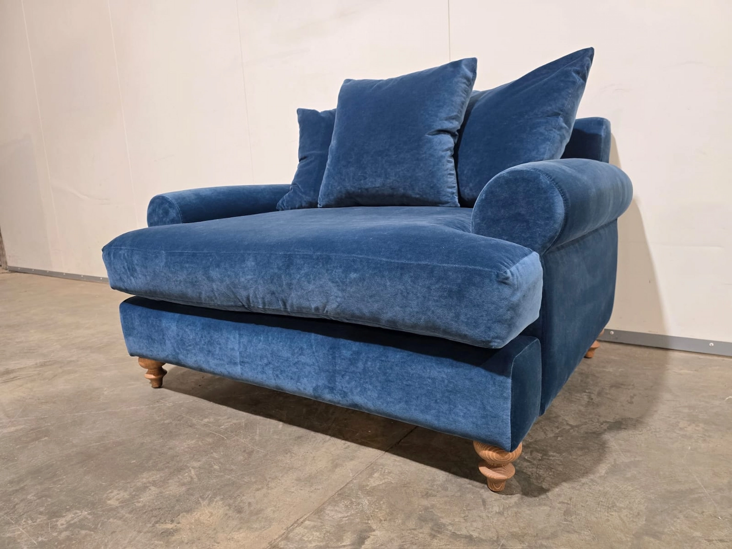 Teddy loveseat sofa bed in Scuba 2