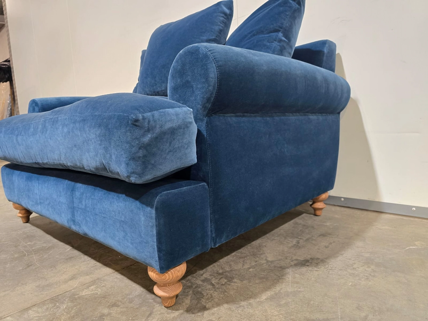 Teddy loveseat sofa bed in Scuba 5