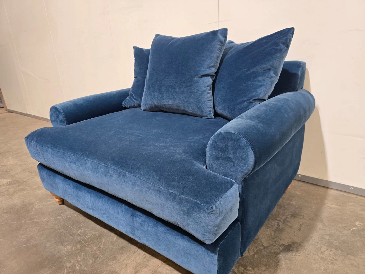 Teddy loveseat sofa bed in Scuba 6