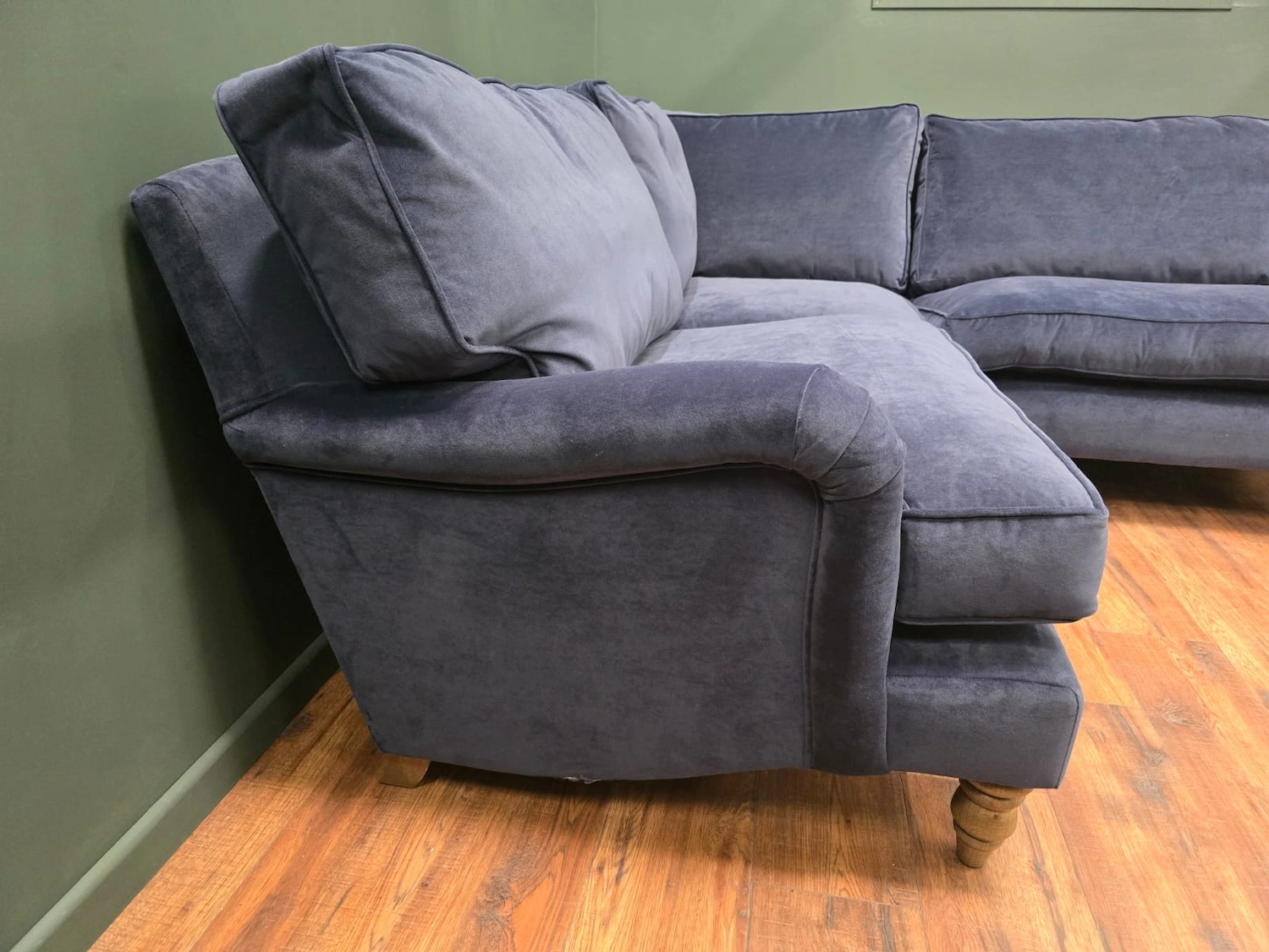 Bluebell corner sofa in harbour Clever Velvet 5