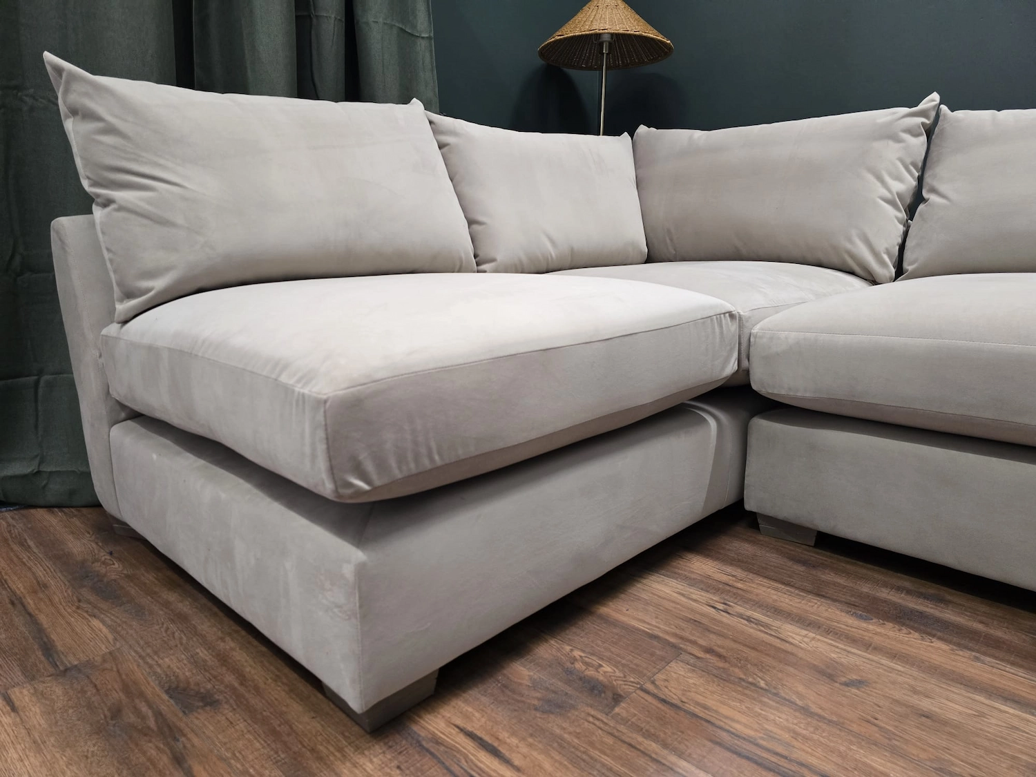 floyd left hand facing corner sofa in platinum velvet 3