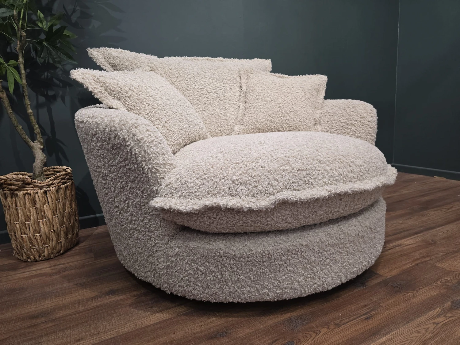Barker & Stonehouse Hidcote swivel chair 8