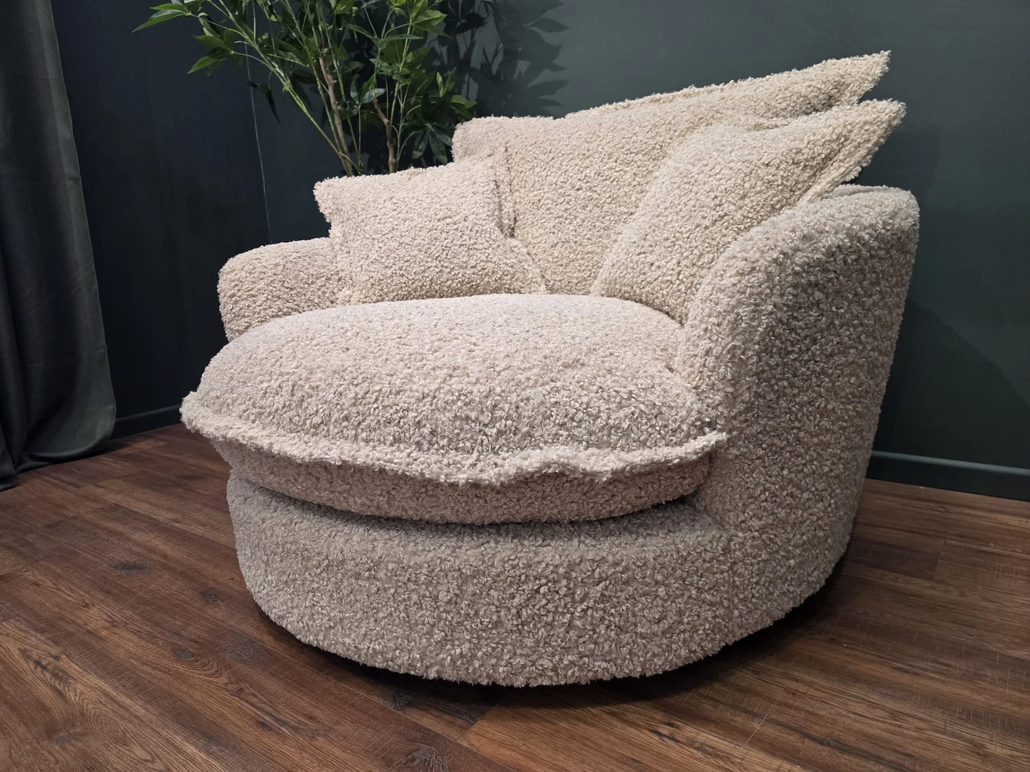 Barker & Stonehouse Hidcote swivel chair 9